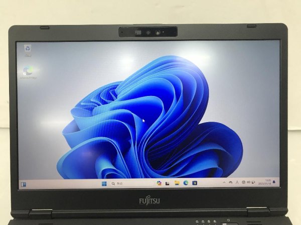 画像2: 富士通 LIFEBOOK U7311/F (Celeron 6305U 1.8Ghz/8GB/SSD 256GB/Wi-Fi/Webカメラ/Windows11 Pro/13.3インチ)