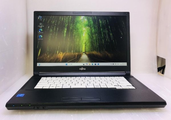 画像1: 富士通 LIFEBOOK A579/B (Celeron-4205U 1.8Ghz/8GB/SSD 256GB/Windows11 Pro/15.6インチ)