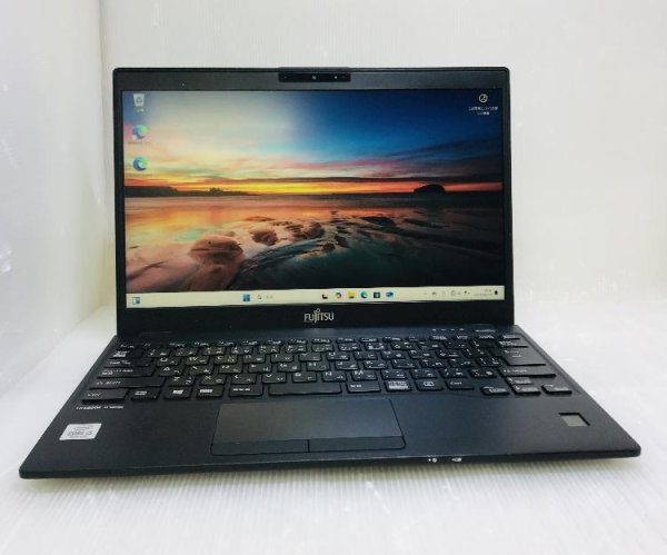 画像1: 富士通 Lifebook U9310/D (Core i5-10310U 1.7GHz/4GB/SSD 128GB/Wi-Fi/13.3インチ/Windows 11 Pro)