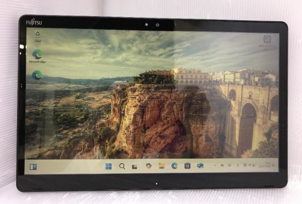 画像1: 富士通 ARROWS Tab Q739/AB (Core i3-8145U 2.1GHz/4GB/SSD 128GB/Wi-Fi/Webカメラ/Windows11 Pro/13.3インチ)