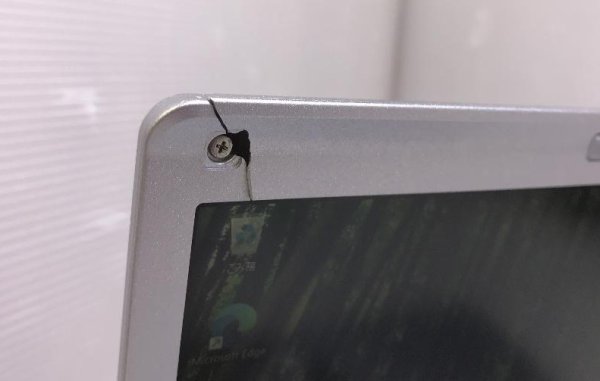 液晶左枠割れあり