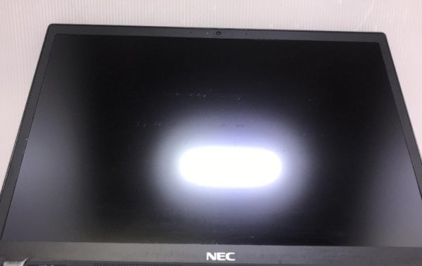 液晶にキーボード傷あり